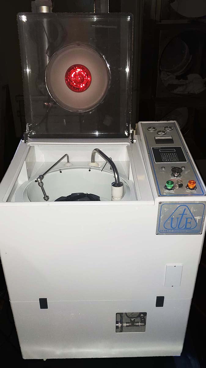 UTE HIGH PRESSURE WITH BRUSH MASK CLEANER - J.M. Industries